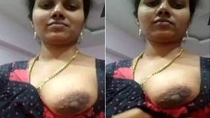 Tamil wife flaunts her big boobs in steamy video