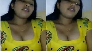 Desi bhabhi gives a sloppy blowjob and gets his cock sucked off