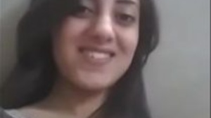 Desi sister flaunts her boobs in free mms video