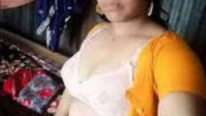 Mature aunty in part revealing cloths