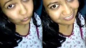 Bhabi with nice boobs gets naughty on camera
