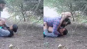 Sexy Indian babe gets outdoor sex and recorded