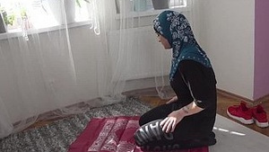 Muslim woman uses words to get what she wants