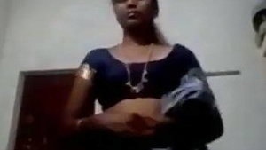 Sari seductively strips Tamil maami naked
