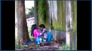 Security guard captures intimate moment between Indian couple