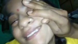 Bhabiji from Rajasthan gives oral pleasure in MMS video