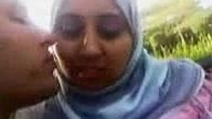 Egyptian babe reaches climax in hijab video
