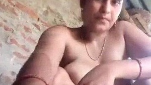 Desi porn video with bloody chowder scenes