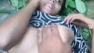 Indian girl gets fucked in the forest