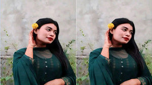 Exclusive video of Indian girl flaunting her breasts on VK