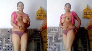 Desi wife flaunts her naked body in a steamy video