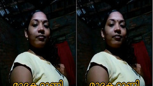 Amateur Mallu babe reveals her big boobs and pussy in exclusive video