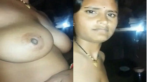 Amateur Indian bhabhi flaunts her body in a village setting