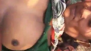 Desi pussy gets pounded outdoors in Dehati video