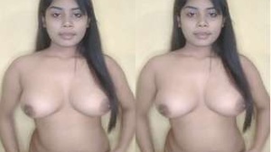 Desi girl flaunts her body in exclusive nude video