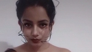 TikTok user shows off their nude selfie skills