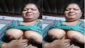 Desi bhabhi with big boobs pleasures herself