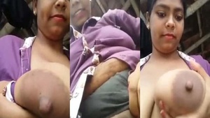 Fatty Indian housewife bares her body in front of camera