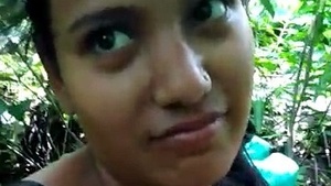Desi sex tube video of a cute Latina and her lover in the jungle