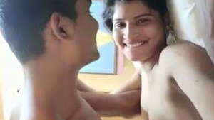 Indian wife gets naughty in VDO