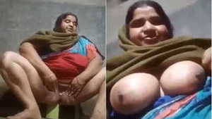 Indian bhabhi flaunts her body in exclusive video