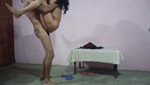 Tamil aunty gets fucked in home video