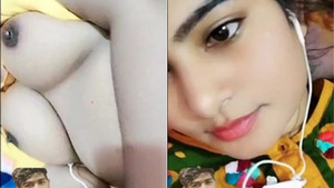 Exclusive video of pretty Indian girl flaunting her boobs on VK