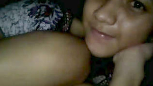 Indian girl fingers herself in a solo video