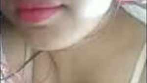Pakistani bhabhi flaunts her big boobs in a seductive video