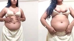 Hot Indian bhabi flaunts her big ass in steamy video