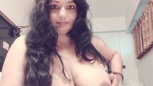 Curvy mom indulges in solo playtime