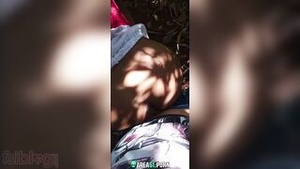Indian schoolgirl gets caught having outdoor sex in MMS