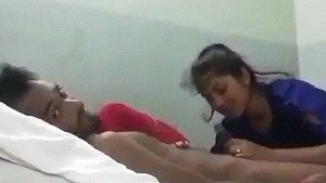 Indian girl gives oral pleasure in a sexy video
