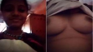 Cute Desi girl showcases her big boobs in exclusive masturbation video