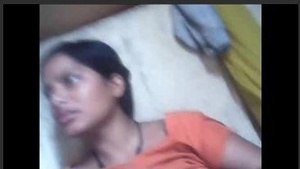 Exposed boobs and cute pussy of desi gf in solo video