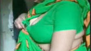 Desi MILF aunty gets married after having sex while wearing a saree