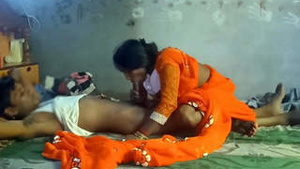 Indian bhabhi gives a blowjob and gets fucked
