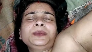 Desi bhabi's shy side revealed in a steamy video