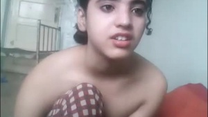 Super cute desi babe flaunts her innocent body in a video
